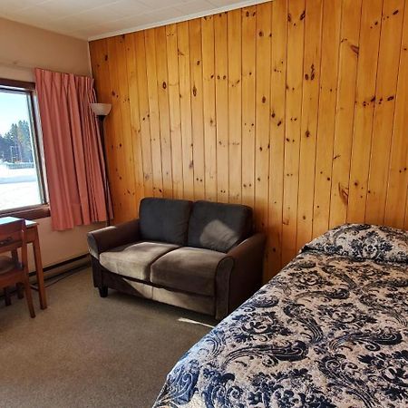 Motel Le Fleuron Saint-Donat-de-Montcalm Exteriér fotografie