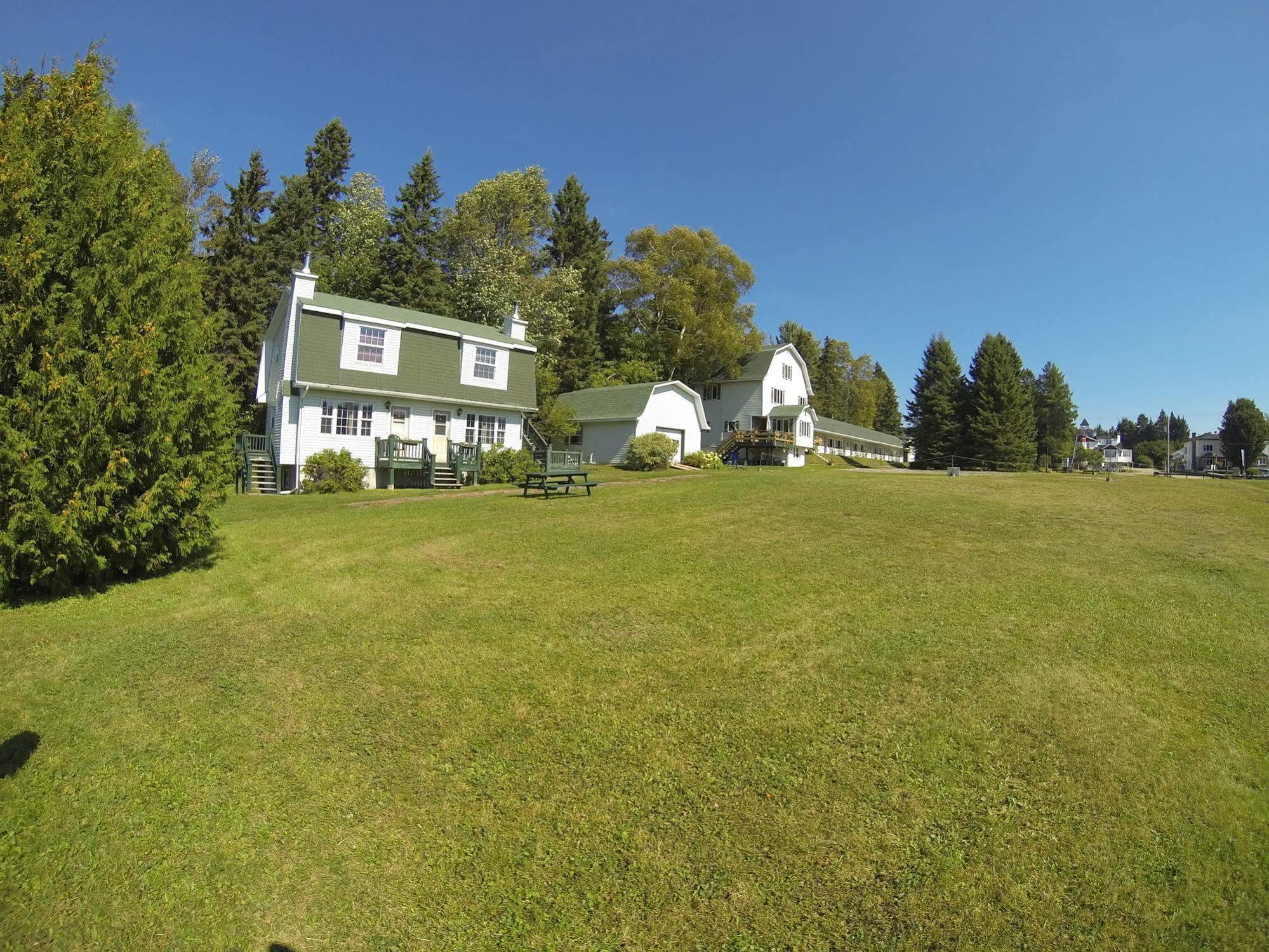Motel Le Fleuron Saint-Donat-de-Montcalm Exteriér fotografie