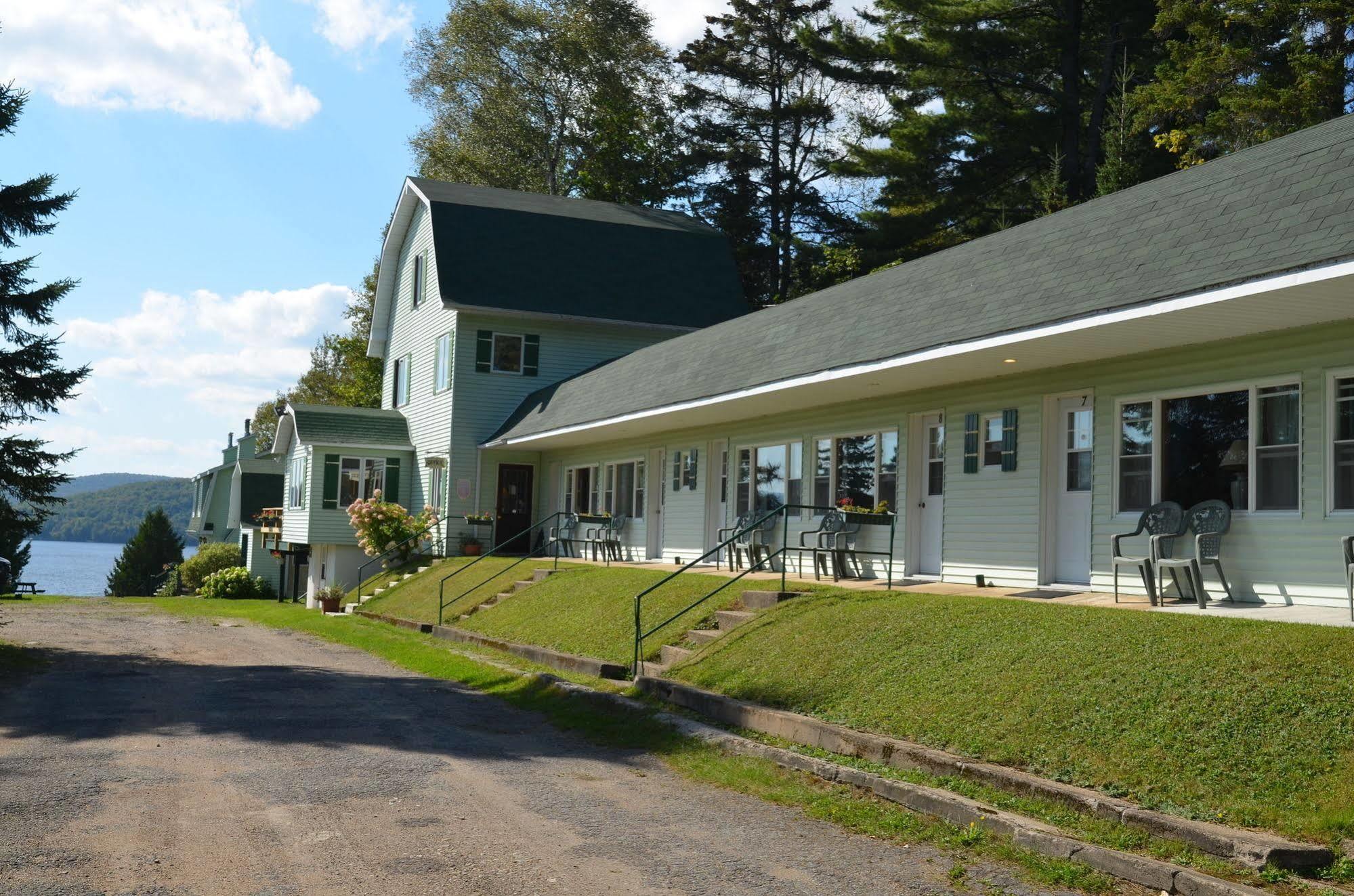 Motel Le Fleuron Saint-Donat-de-Montcalm Exteriér fotografie